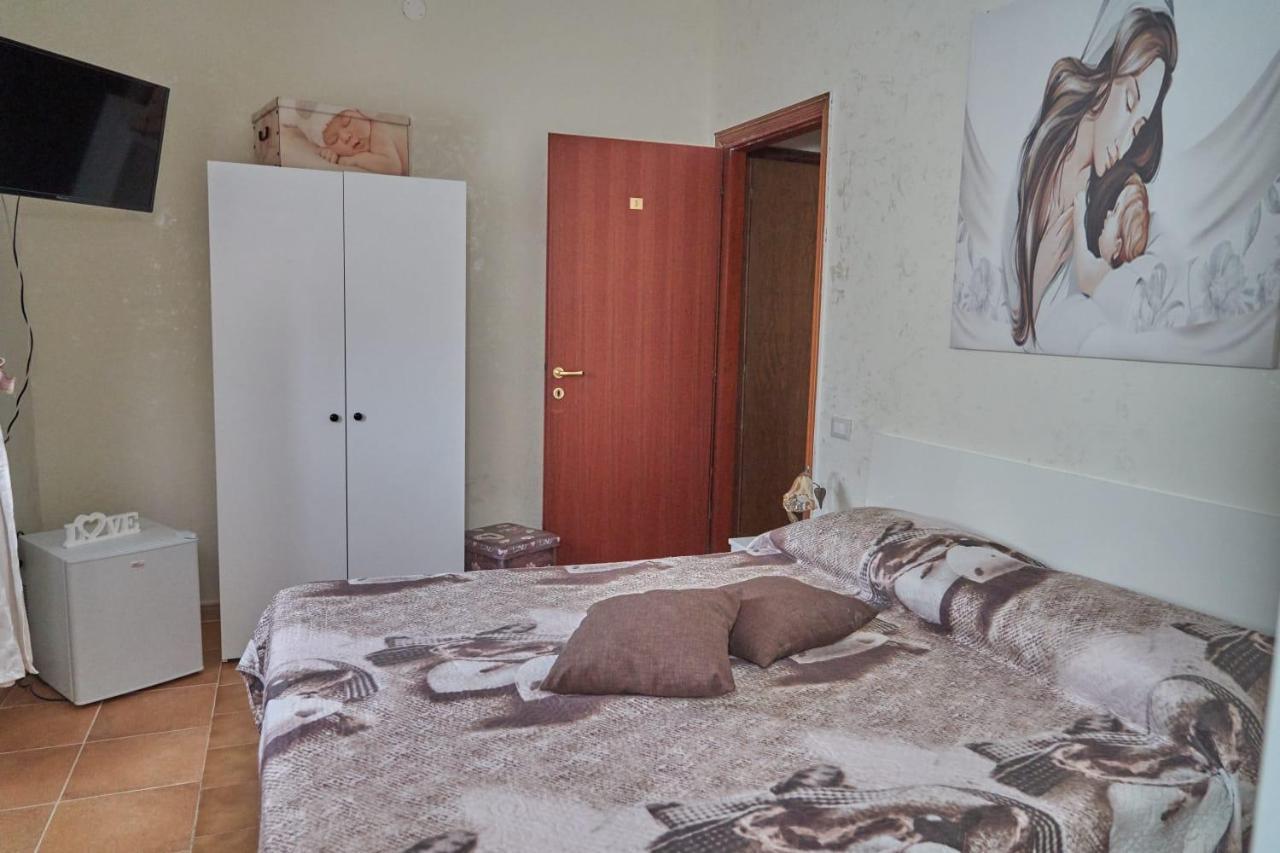 Le Stanze Di Ricci - Affittacamere Low Cost Lesina Dış mekan fotoğraf