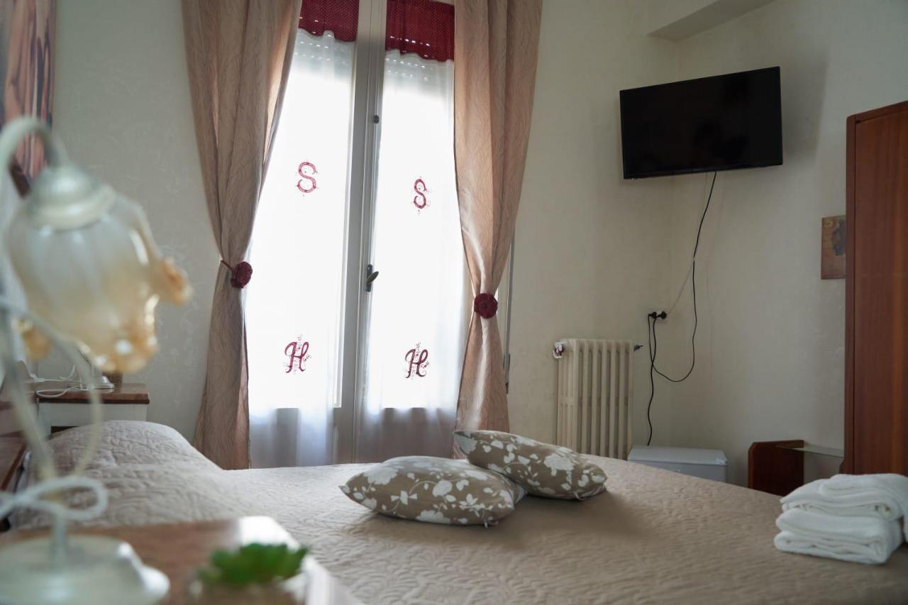 Le Stanze Di Ricci - Affittacamere Low Cost Lesina Dış mekan fotoğraf