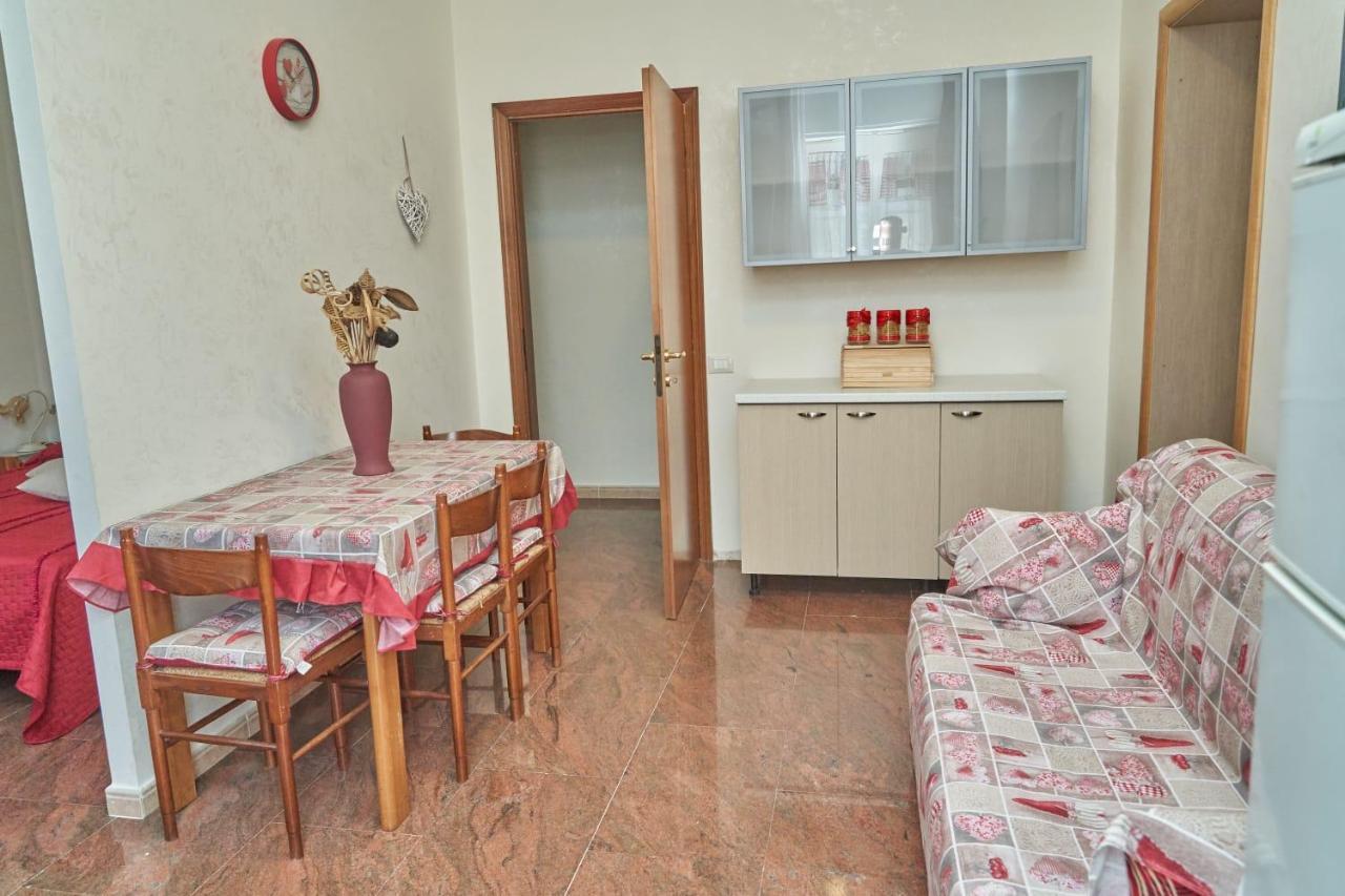 Le Stanze Di Ricci - Affittacamere Low Cost Lesina Dış mekan fotoğraf