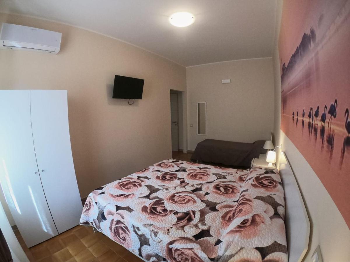 Le Stanze Di Ricci - Affittacamere Low Cost Lesina Dış mekan fotoğraf